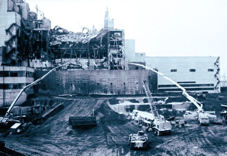 Волгоград помнит Чернобыль: выставка к 40-летию катастрофы