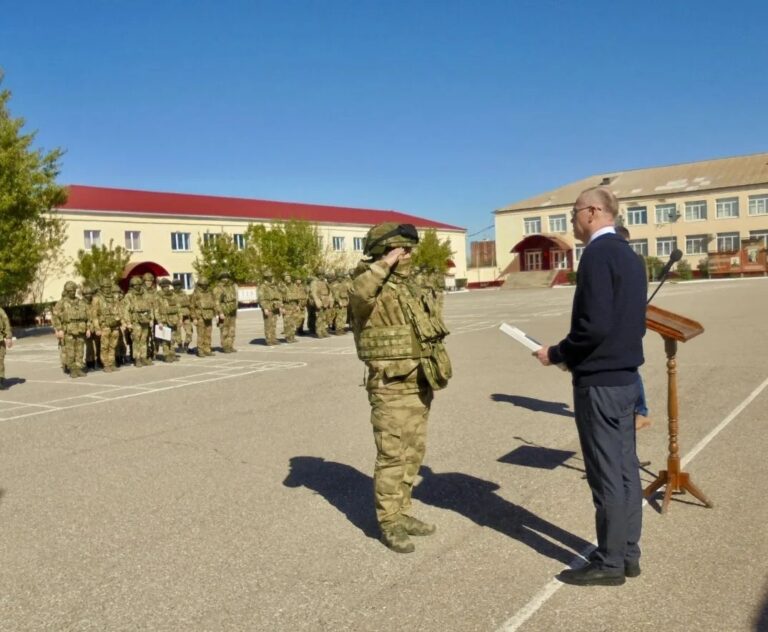 Астраханских росгвардейцев поздравили с 59-й годовщиной части