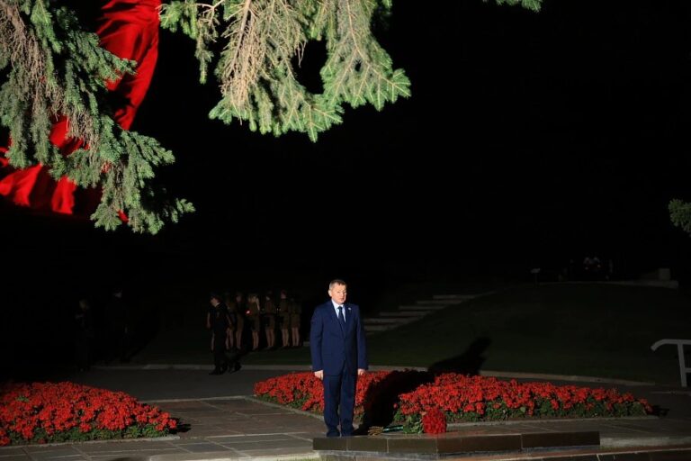Свечи памяти на Мамаевом кургане: акция «Завтра была война…» объединила волгоградцев