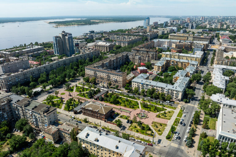 Ко Дню России в Волгограде открылся обновлённый сквер имени Симбирцева