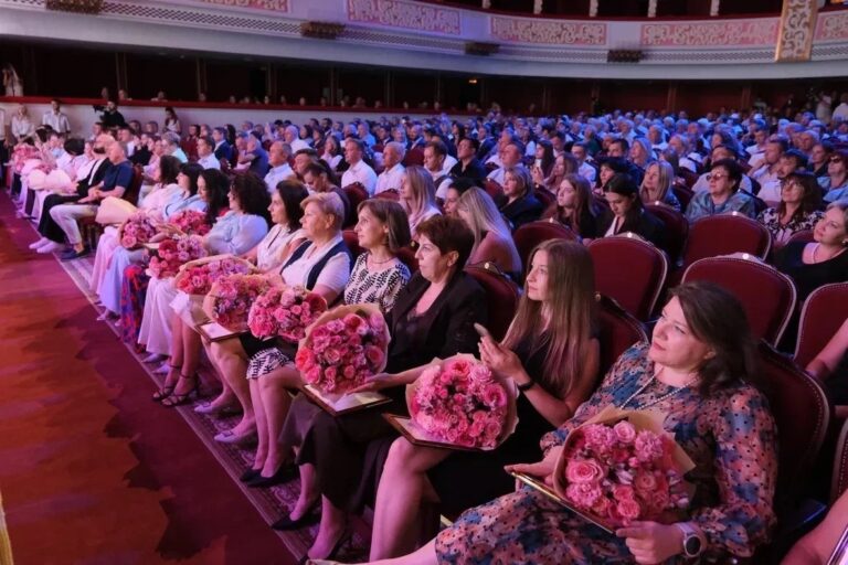 В Астрахани отметили 70-летие Дня строителя
