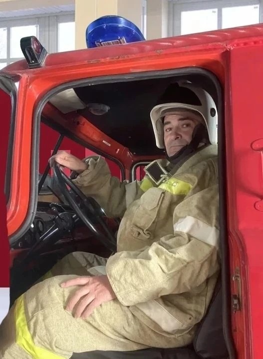 Астраханский пожарный удостоен государственной награды за участие в СВО
