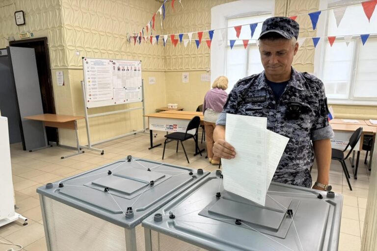 В Волгоградской области росгвардейцы принимают участие в Едином дне голосования